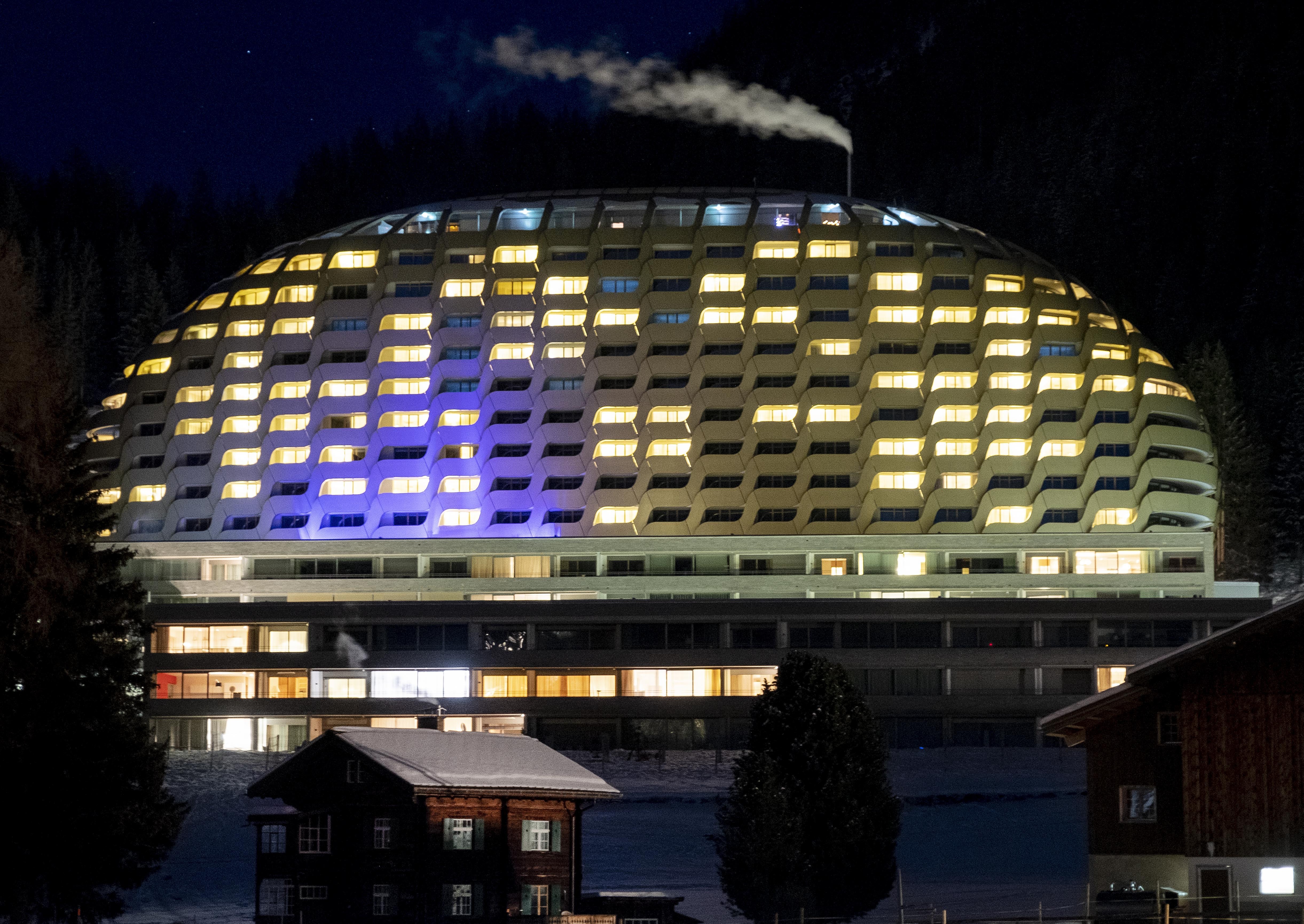 Trump lauds US economy in Davos, says little on climate woes
