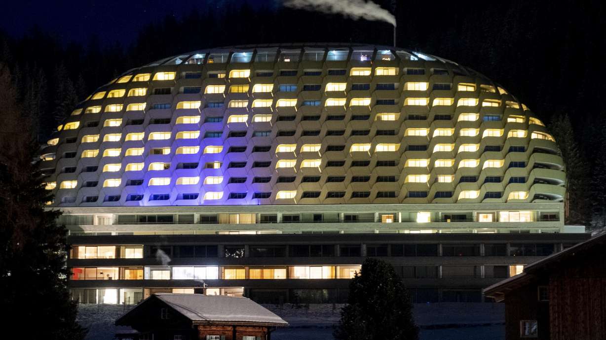 Trump lauds US economy in Davos, says little on climate woes