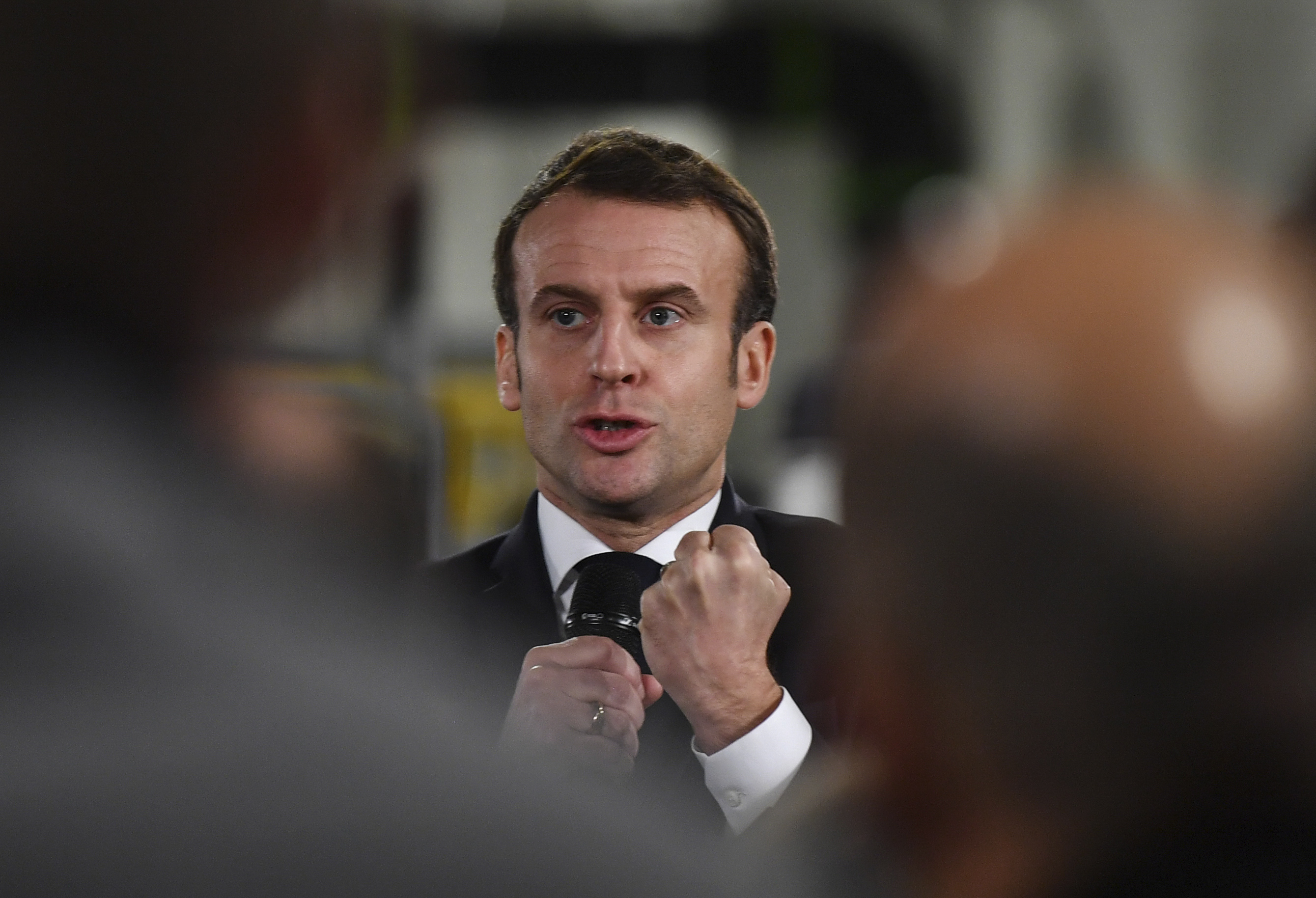 Changing tack, French strikers turn off power to press govt