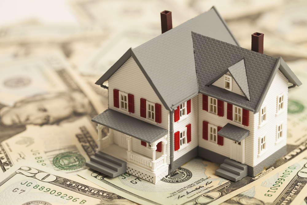 4 reasons homeowners should care about low interest rates right now
