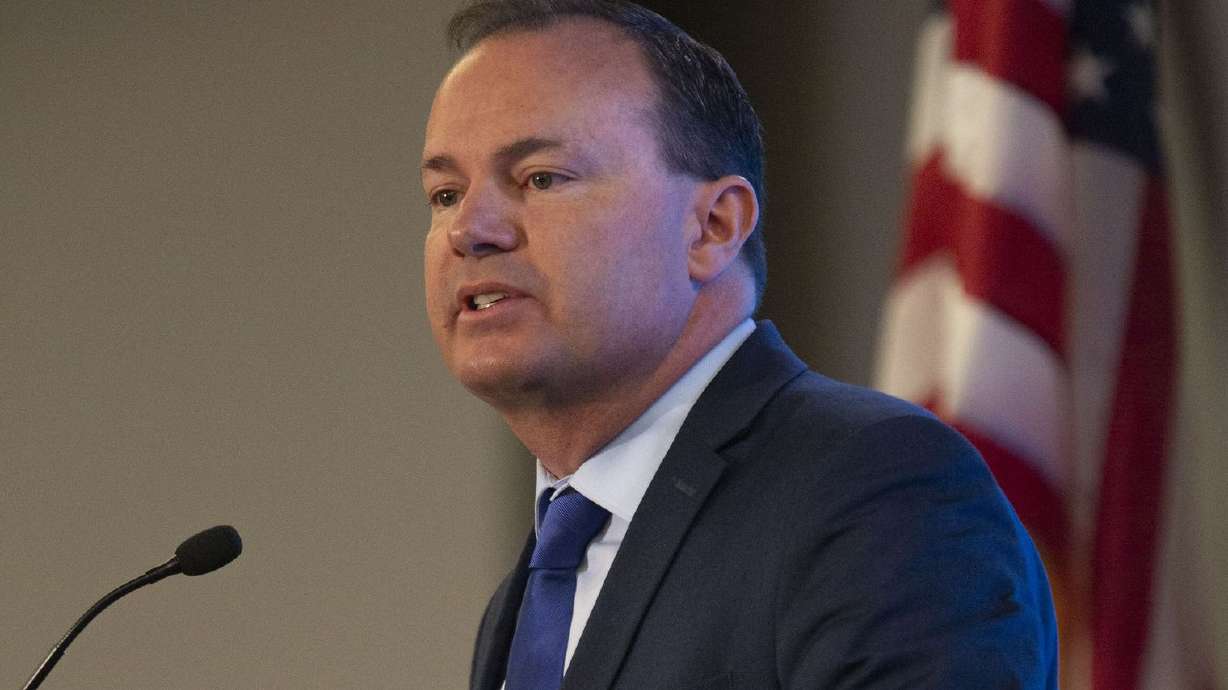 No talking? No cellphones? Sen. Lee making bets on who breaks impeachment trial rules first