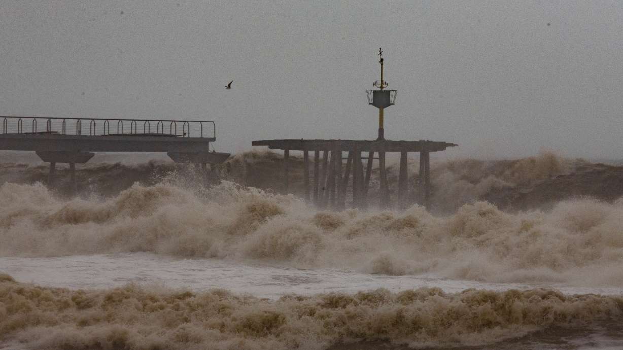 Spain: Storm death toll up to 7, major river floods feared