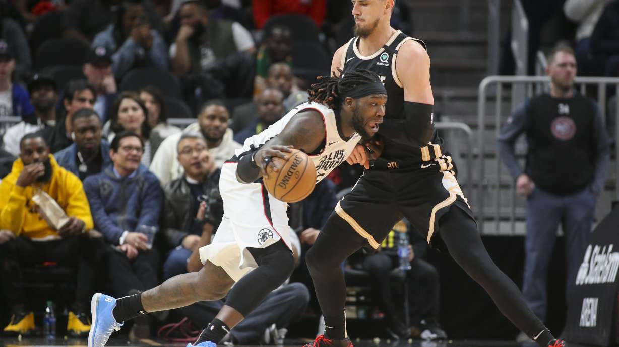 Collins, Goodwin rally Hawks from 21 down, beat Clips 102-95
