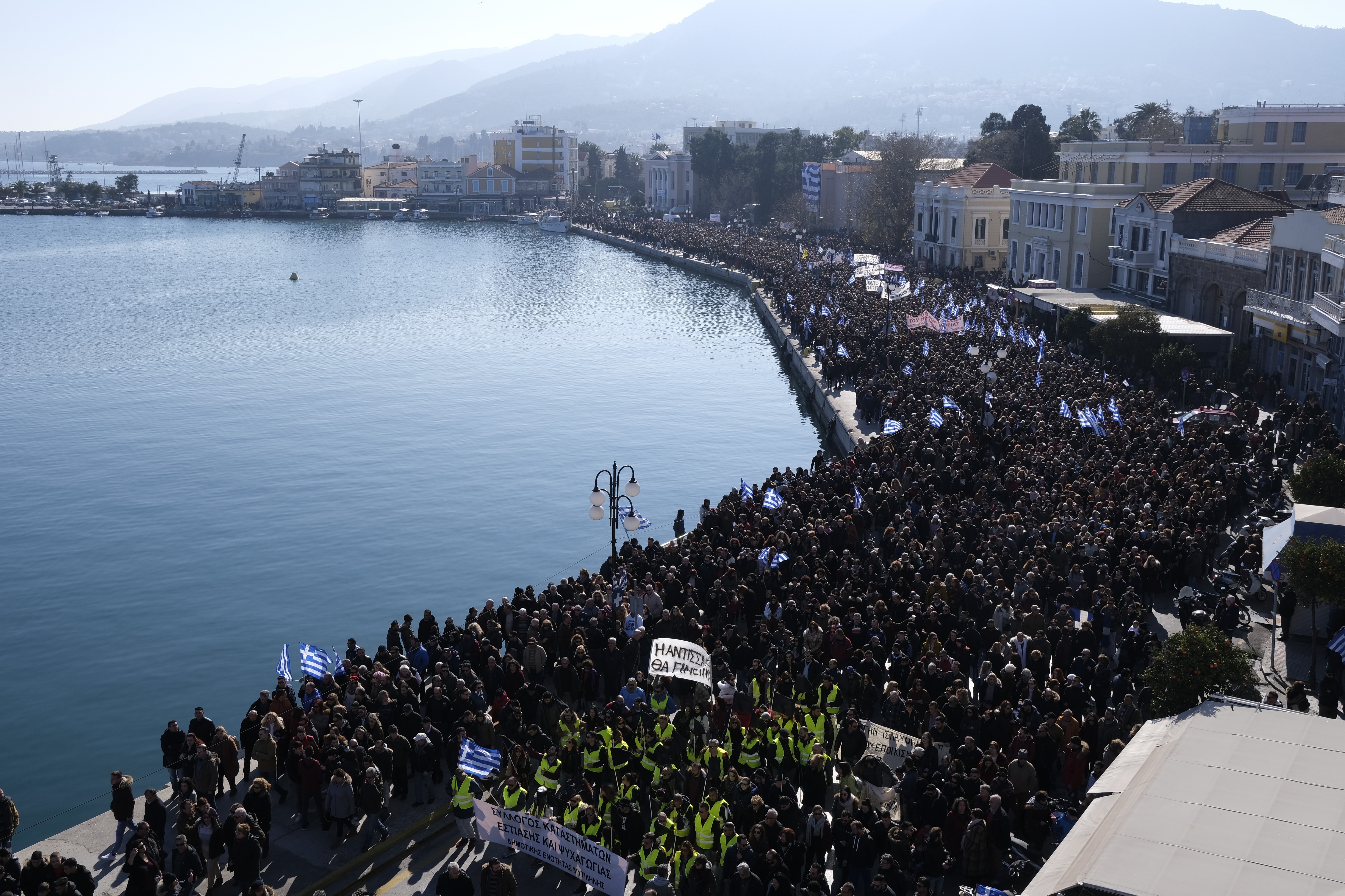 Greece: Island mayors in Athens to protest migrant situation