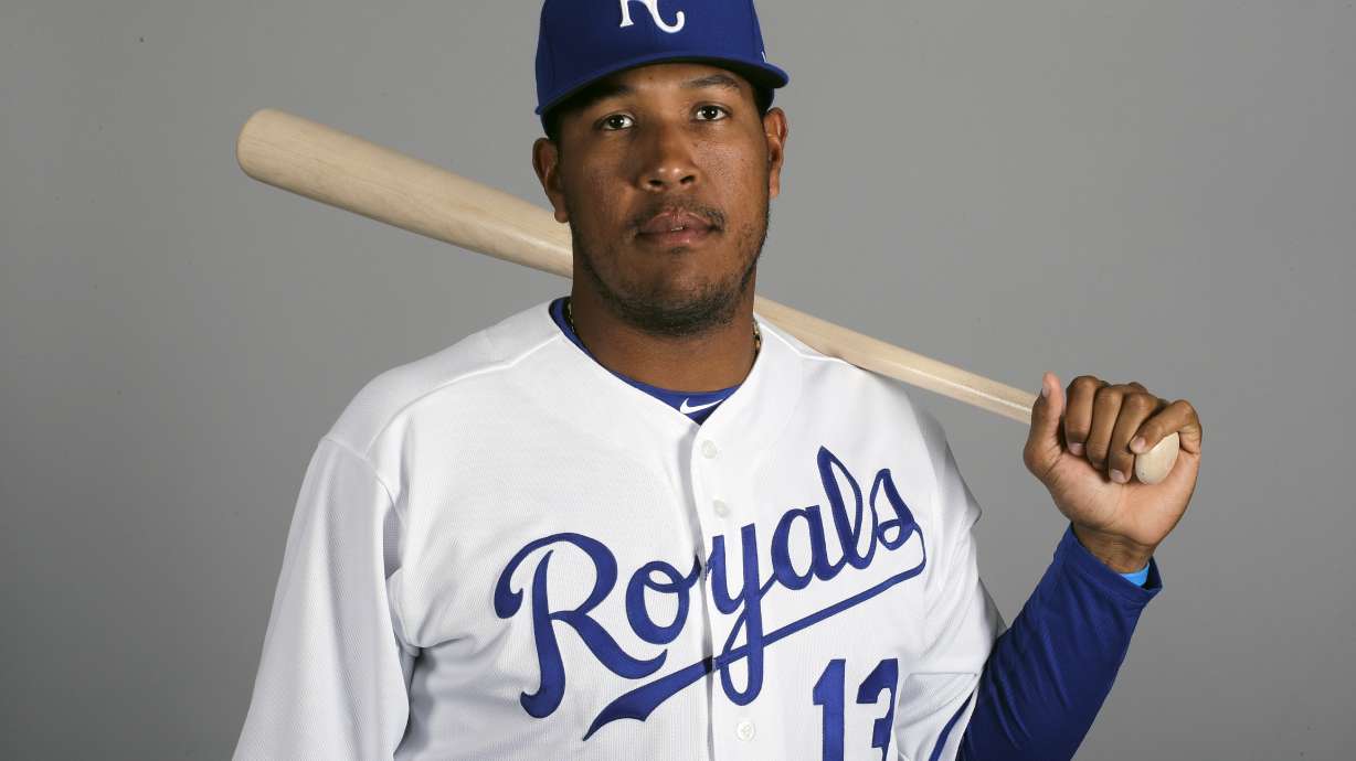Royals star catcher Salvador Perez to become US citizen