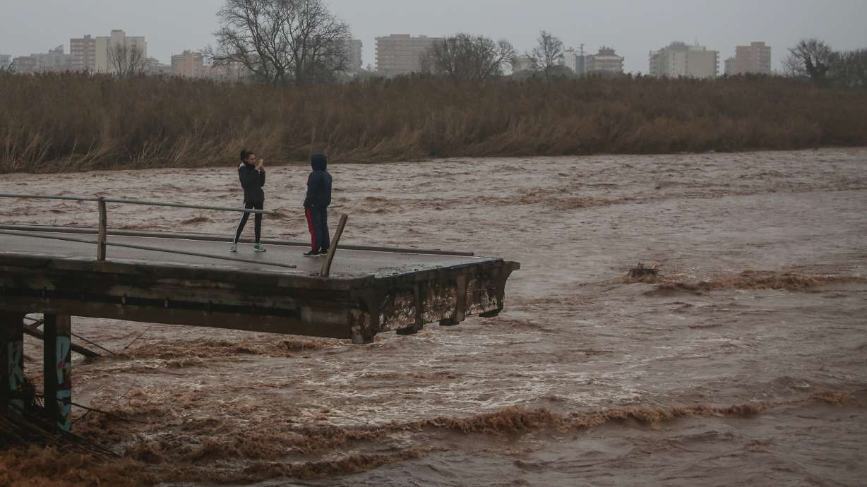 Storm Gloria kills 11 in Spain, causes wide coastal damage