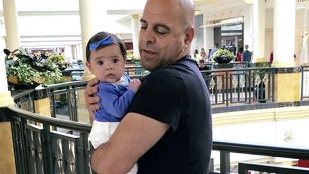 Senator calls for sanctions about American jailed in Lebanon