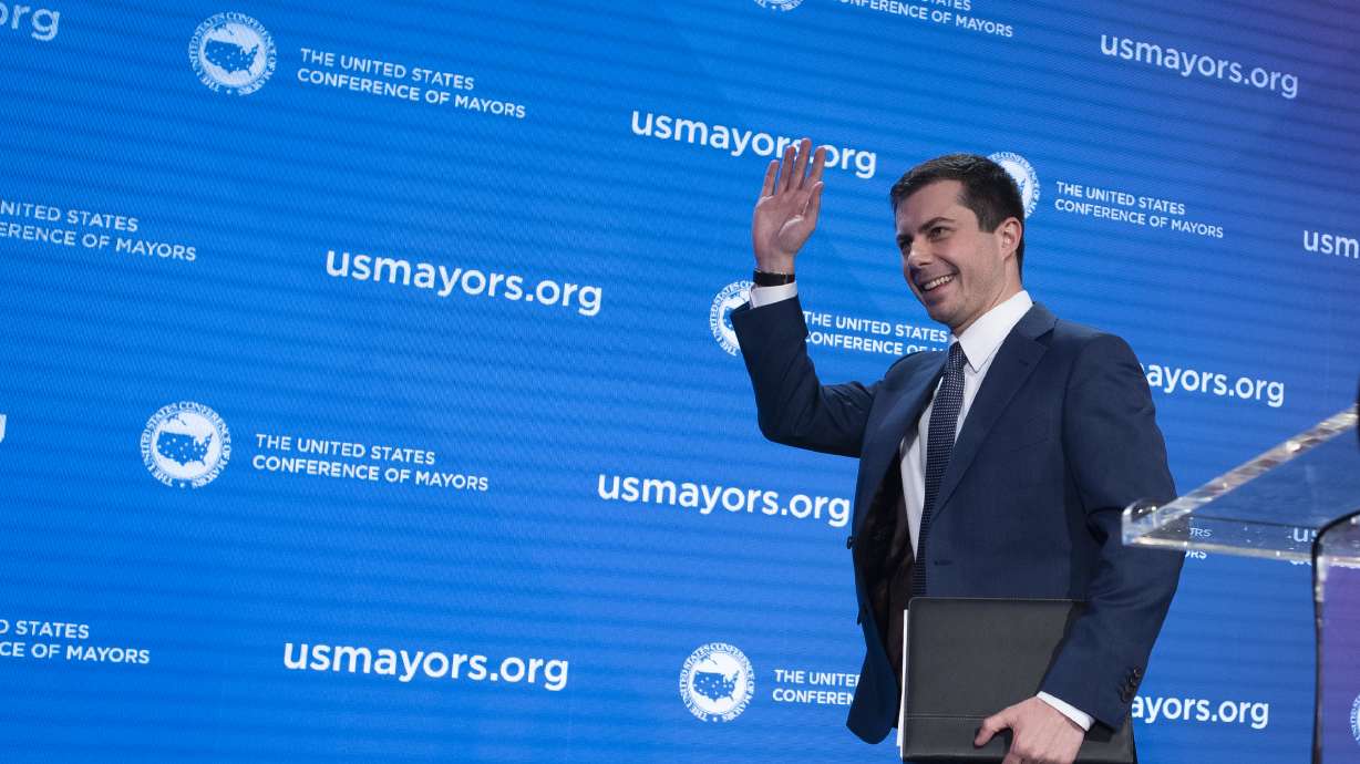 Buttigieg seeks validation from gathering of mayoral peers