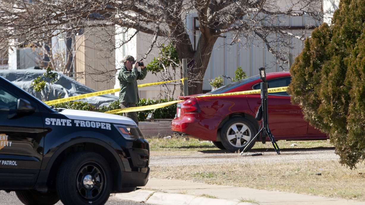 Texas man: Police shot, hurt 3-year-old daughter, teen son