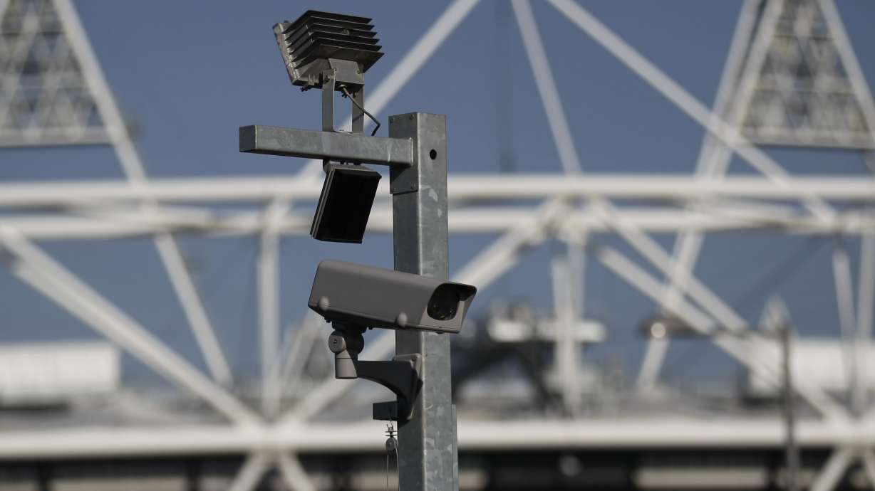 London police to use face scan tech, stoking privacy fears