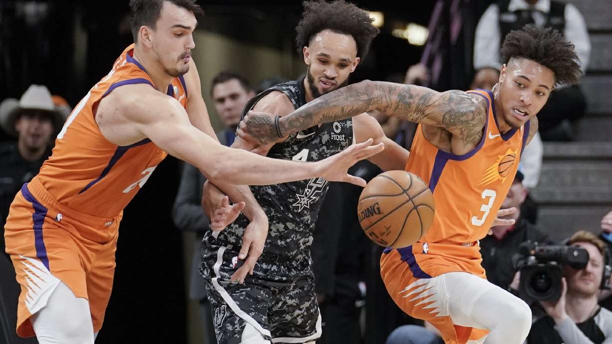 Suns snap 11-game skid in San Antonio, topple Spurs 103-99