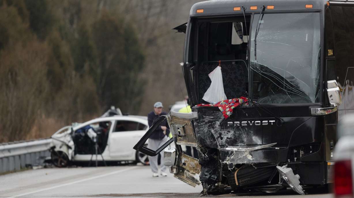 Covington Catholic bus involved in fatal crash in Kentucky
