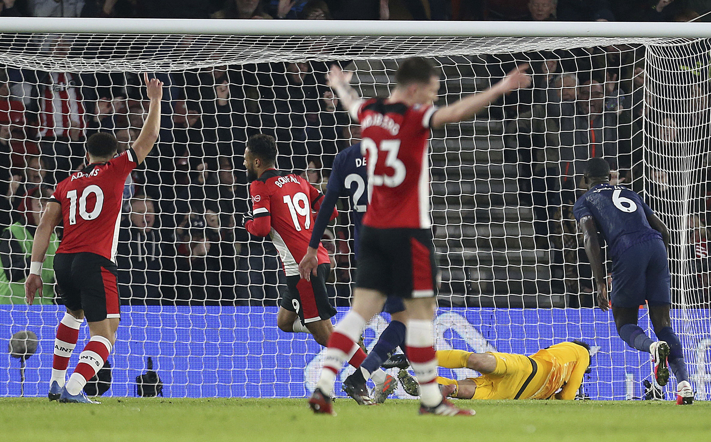 Tottenham held by Southampton in FA Cup, Chelsea wins 