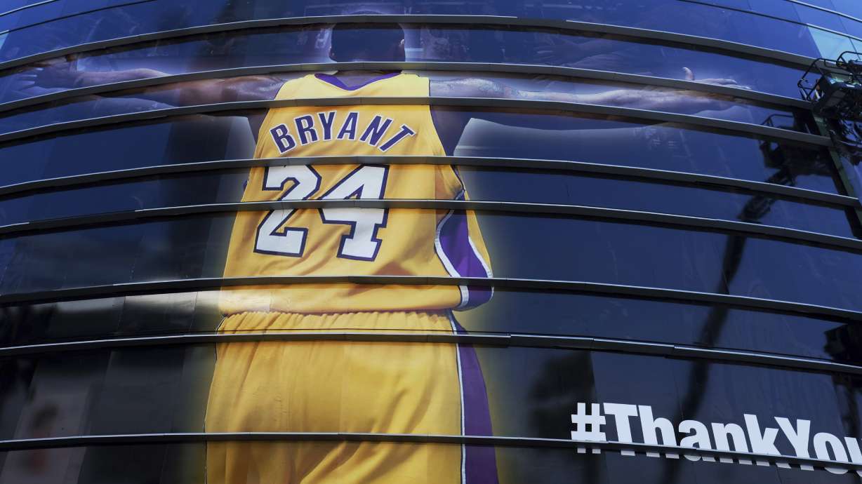 Reaction to the death of retired NBA superstar Kobe Bryant