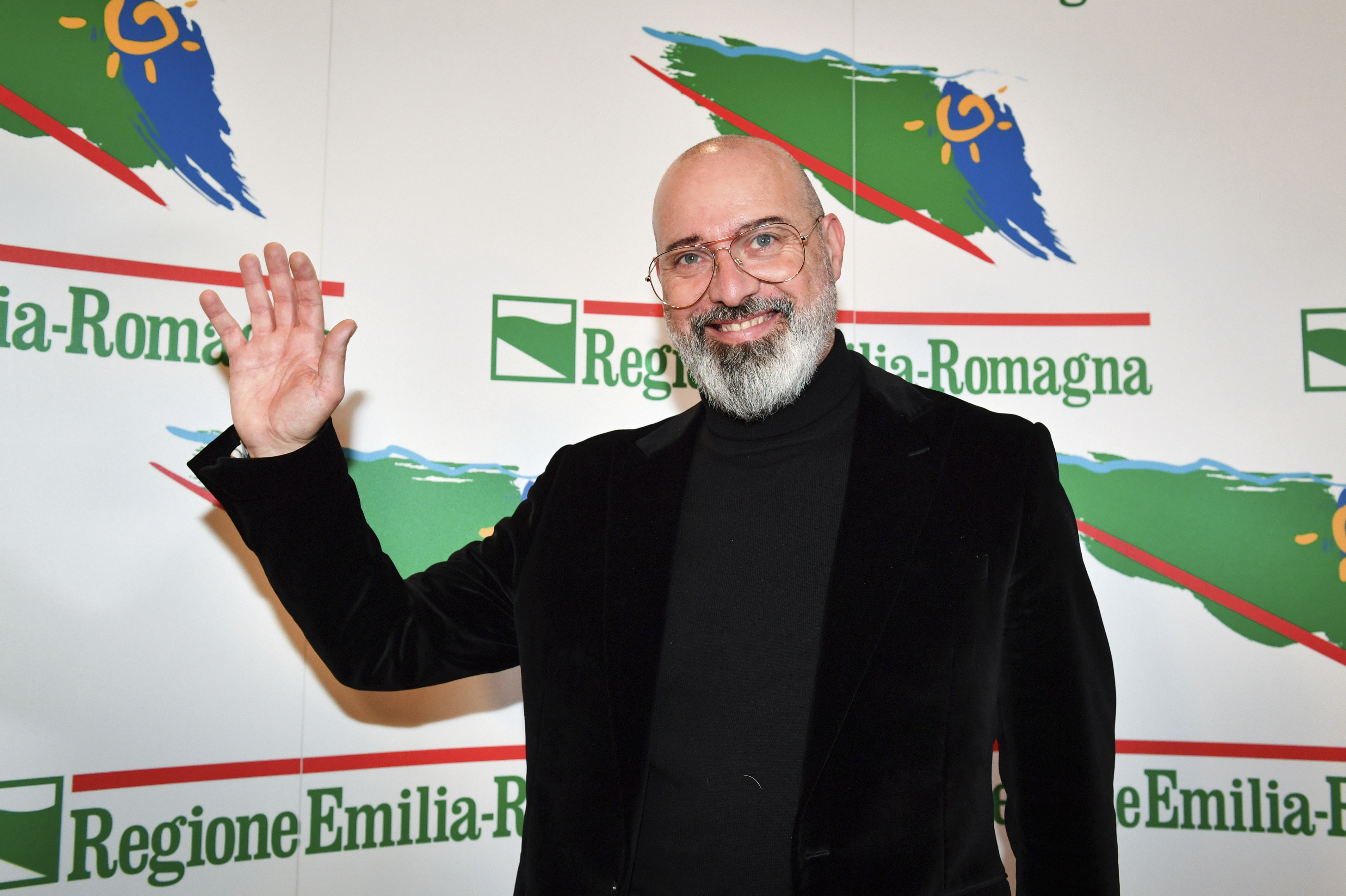 Italy's regional voters thwart hopes of right-wing forces