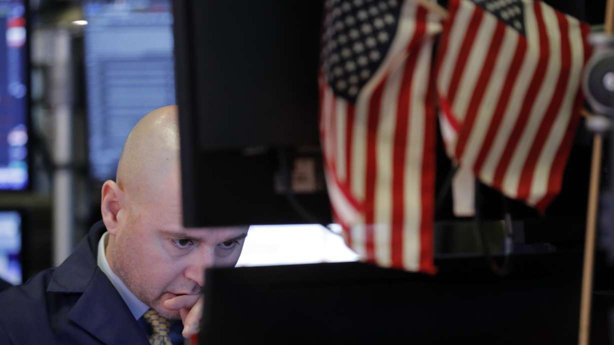 Asian shares sink on mounting worries over China outbreak