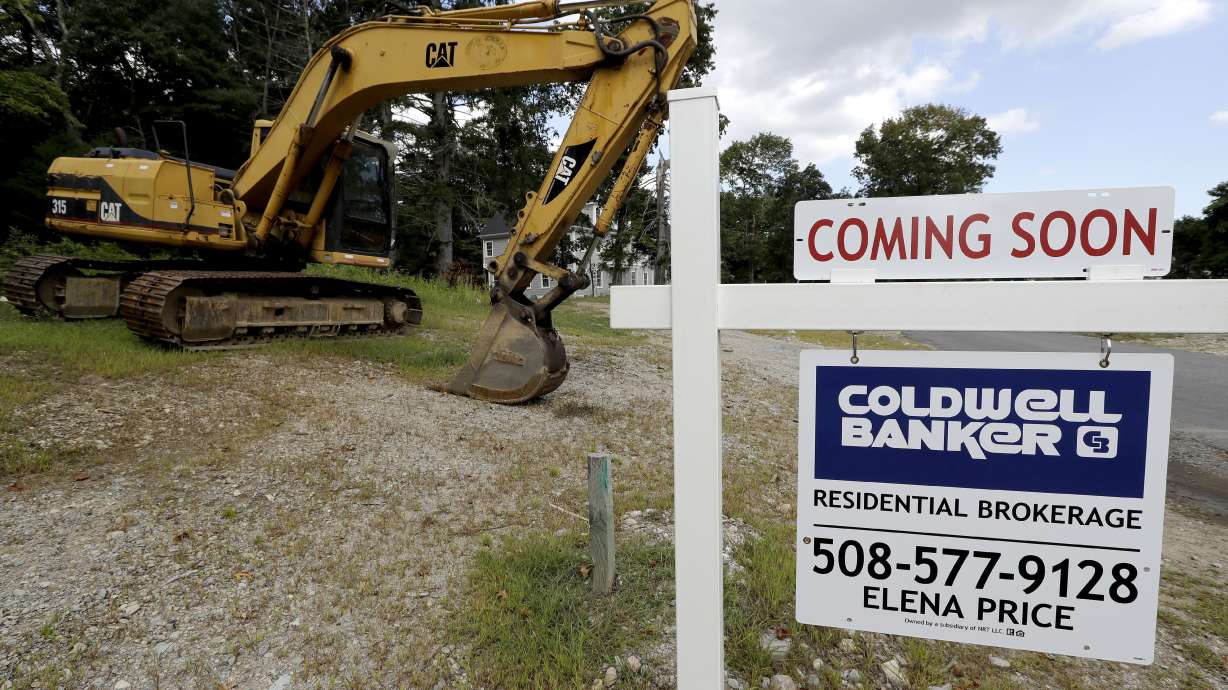 US new-home sales slipped 0.4% in December