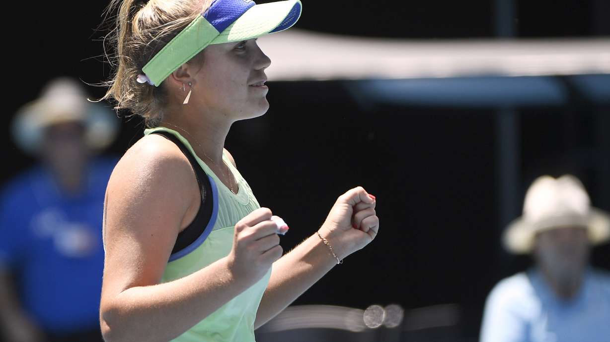 Barty goes on at Australian Open, sets up semifinal v Kenin