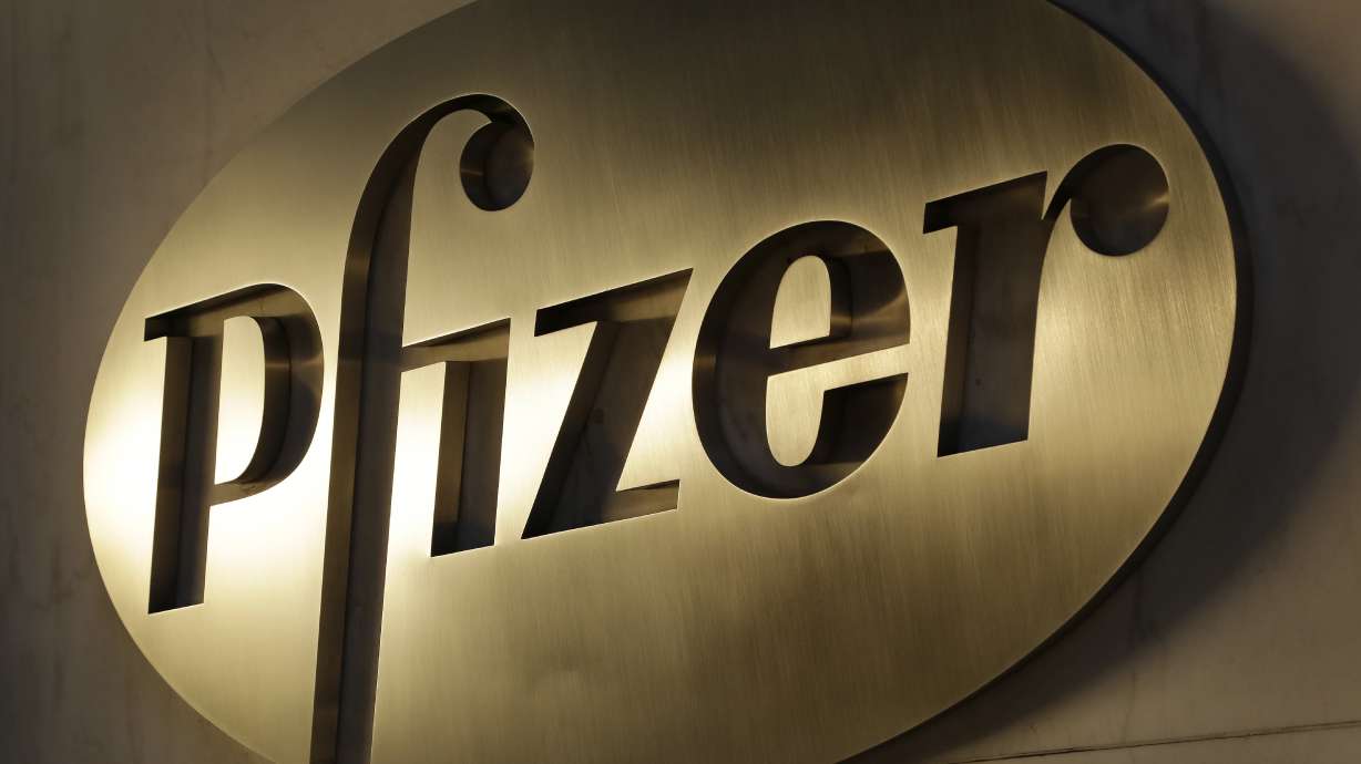 Pfizer posts 4Q loss, misses Street views, on lower revenue