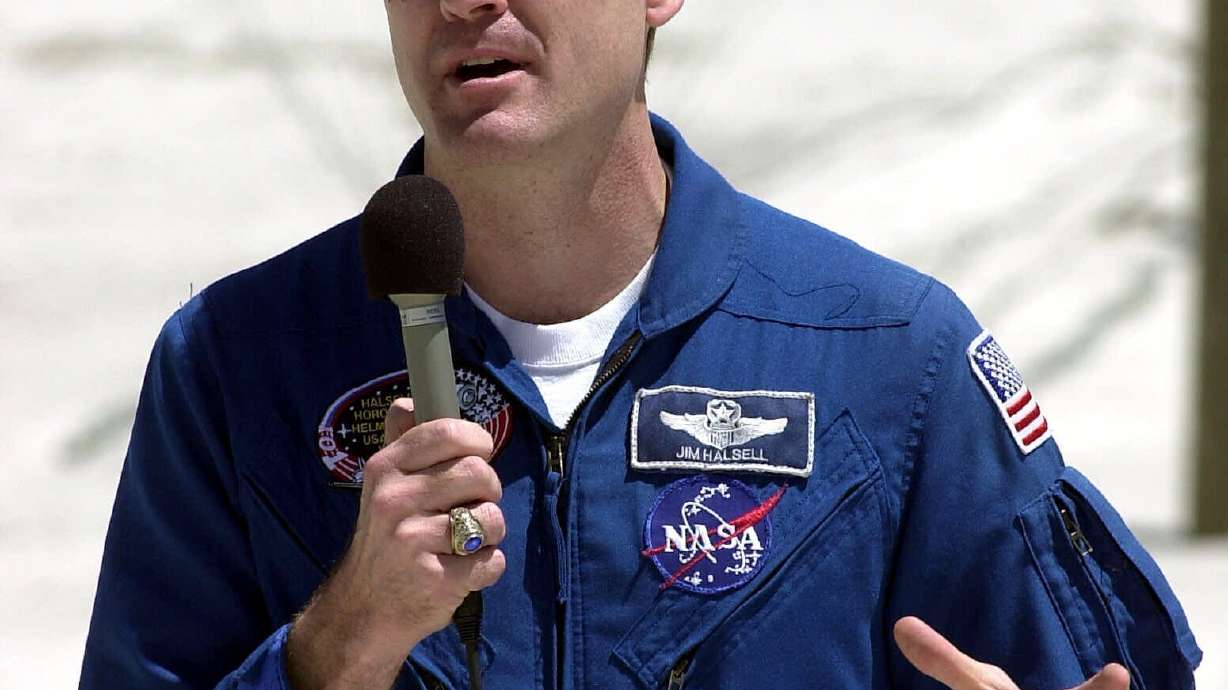 Judge: Jurors can't hear of ex-astronaut's DUI in crash case