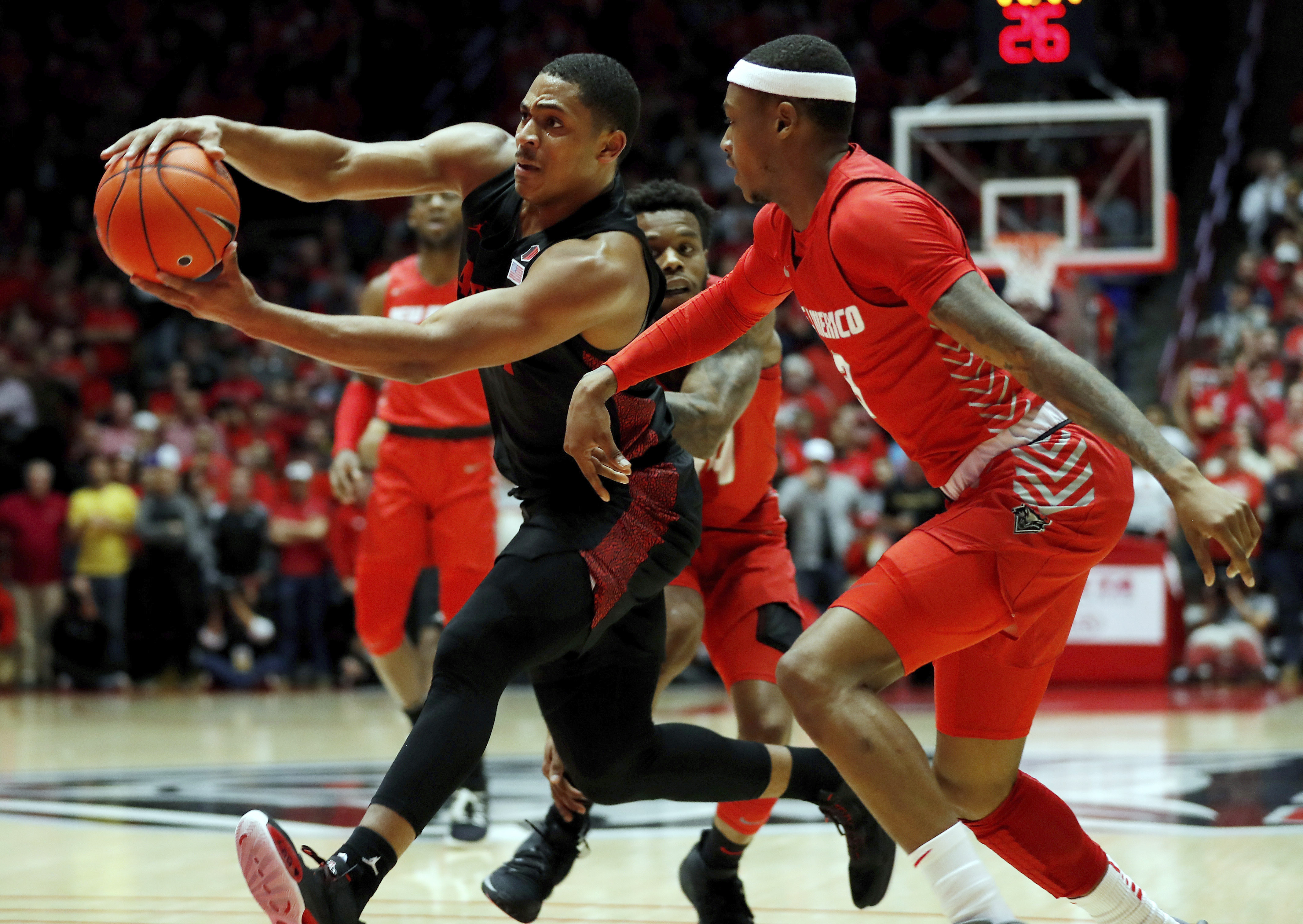 No. 4 San Diego St still unbeaten after rout of New Mexico