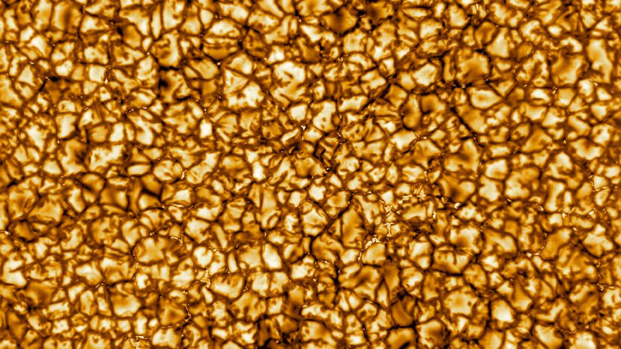 Telescope reveals details of sun's turbulent surface