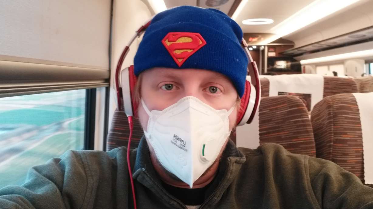 Some Americans to leave China, many stay after US advisory