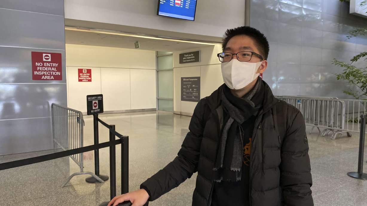 US bars foreigners coming from China for now over virus fear