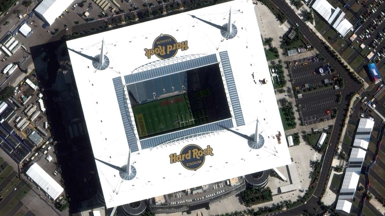 Stoneman Douglas players take part in Super Bowl rehearsal