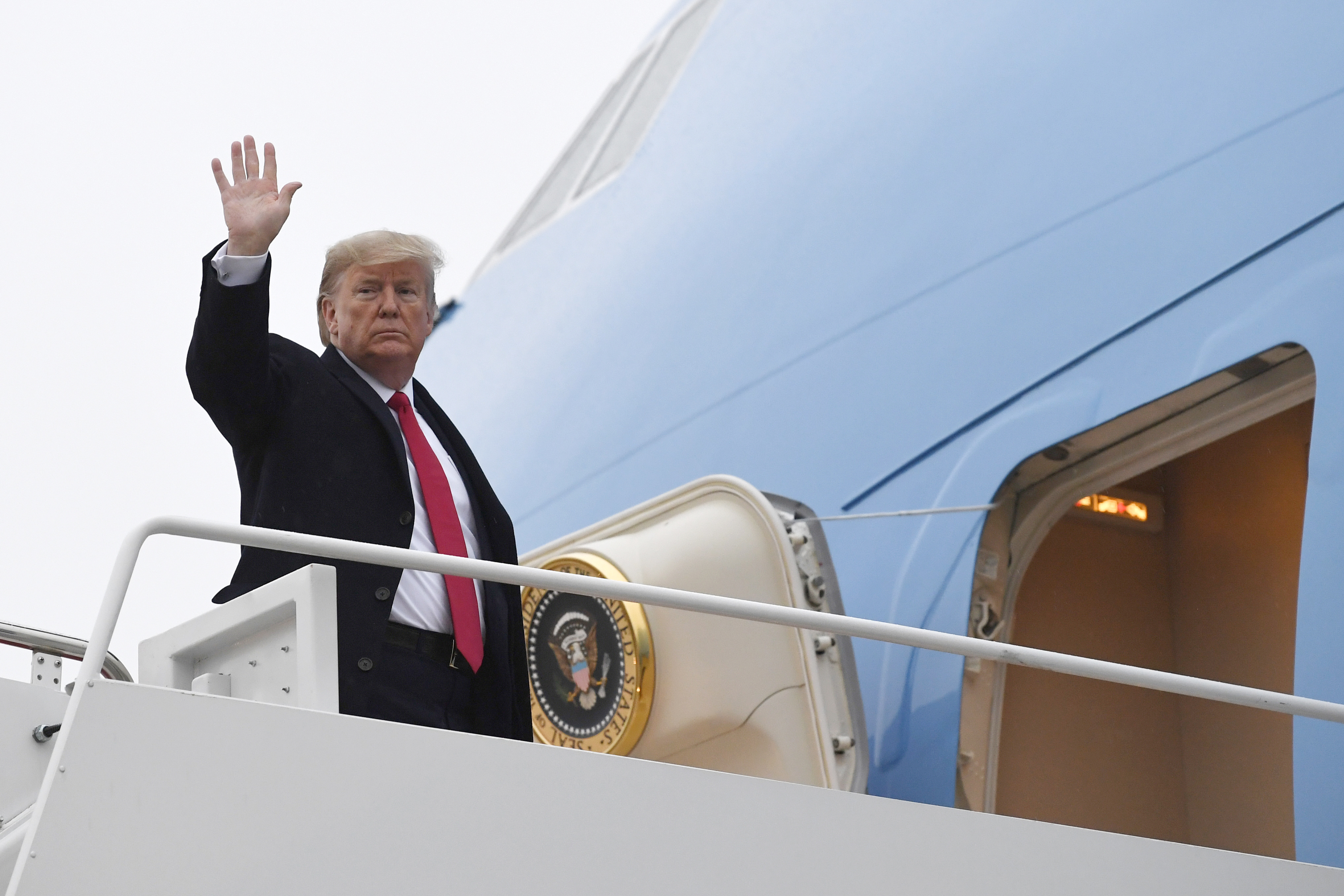 Trump bashes Democratic rivals during pre-Super Bowl show