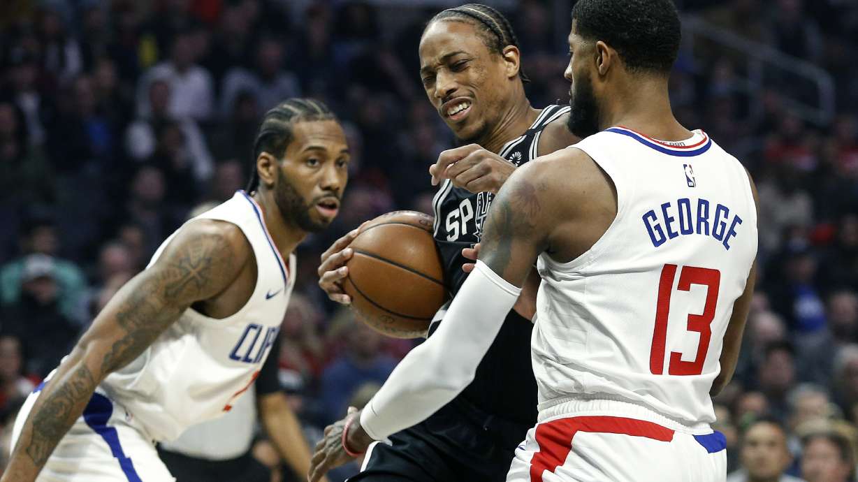 Clippers rally in 4th quarter to edge Spurs 108-105