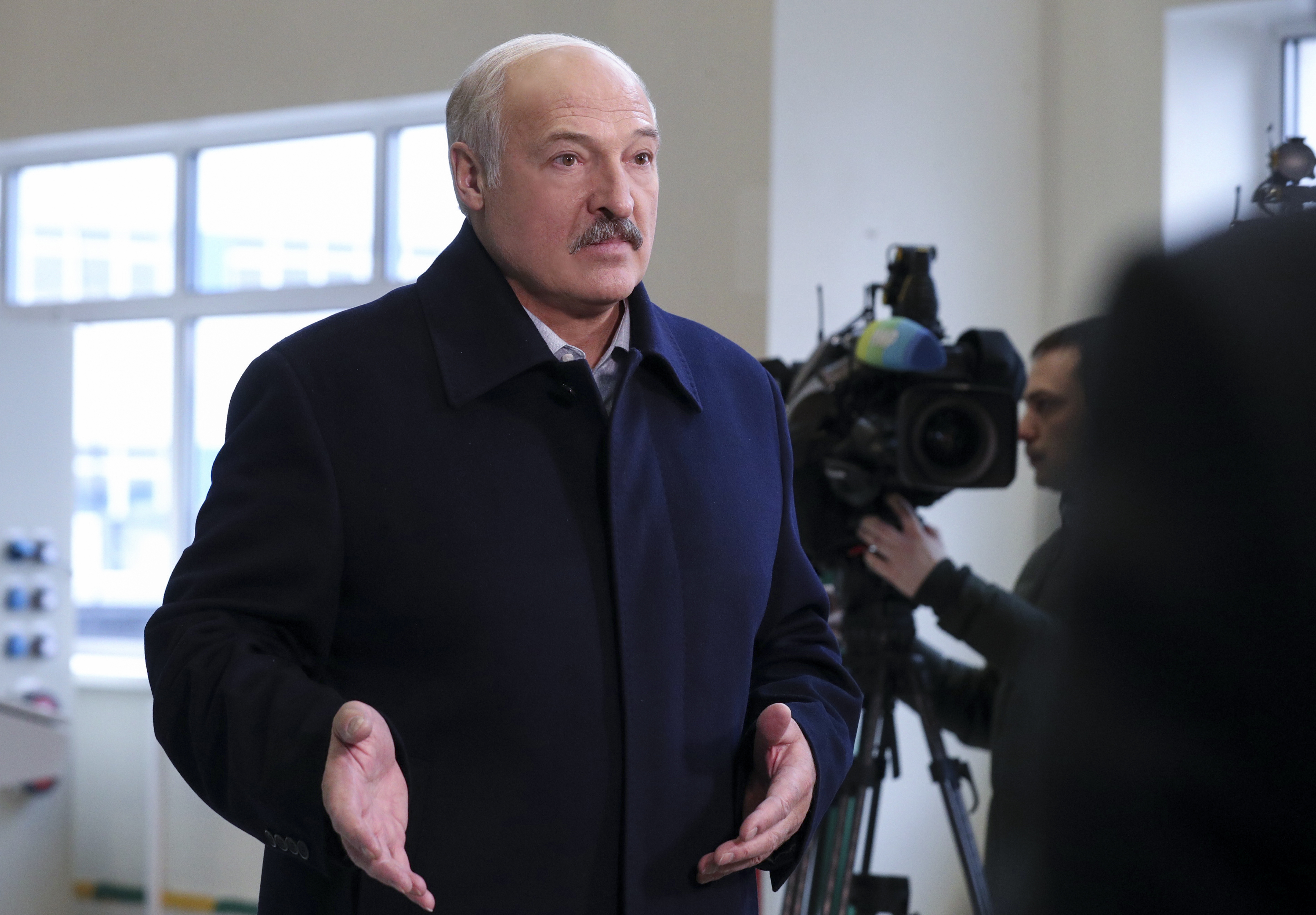 Belarus leader boasts about US ties to bargain with Moscow