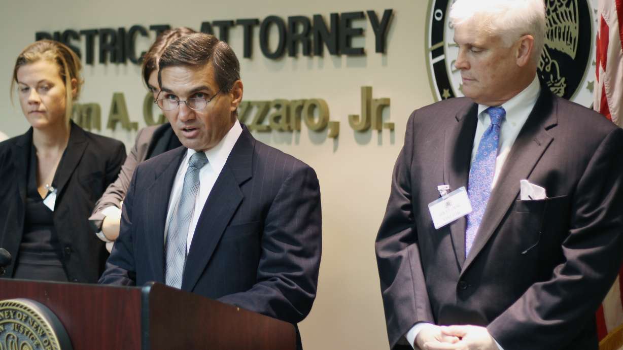 Prosecutor seeks end to lawsuit over fake subpoenas