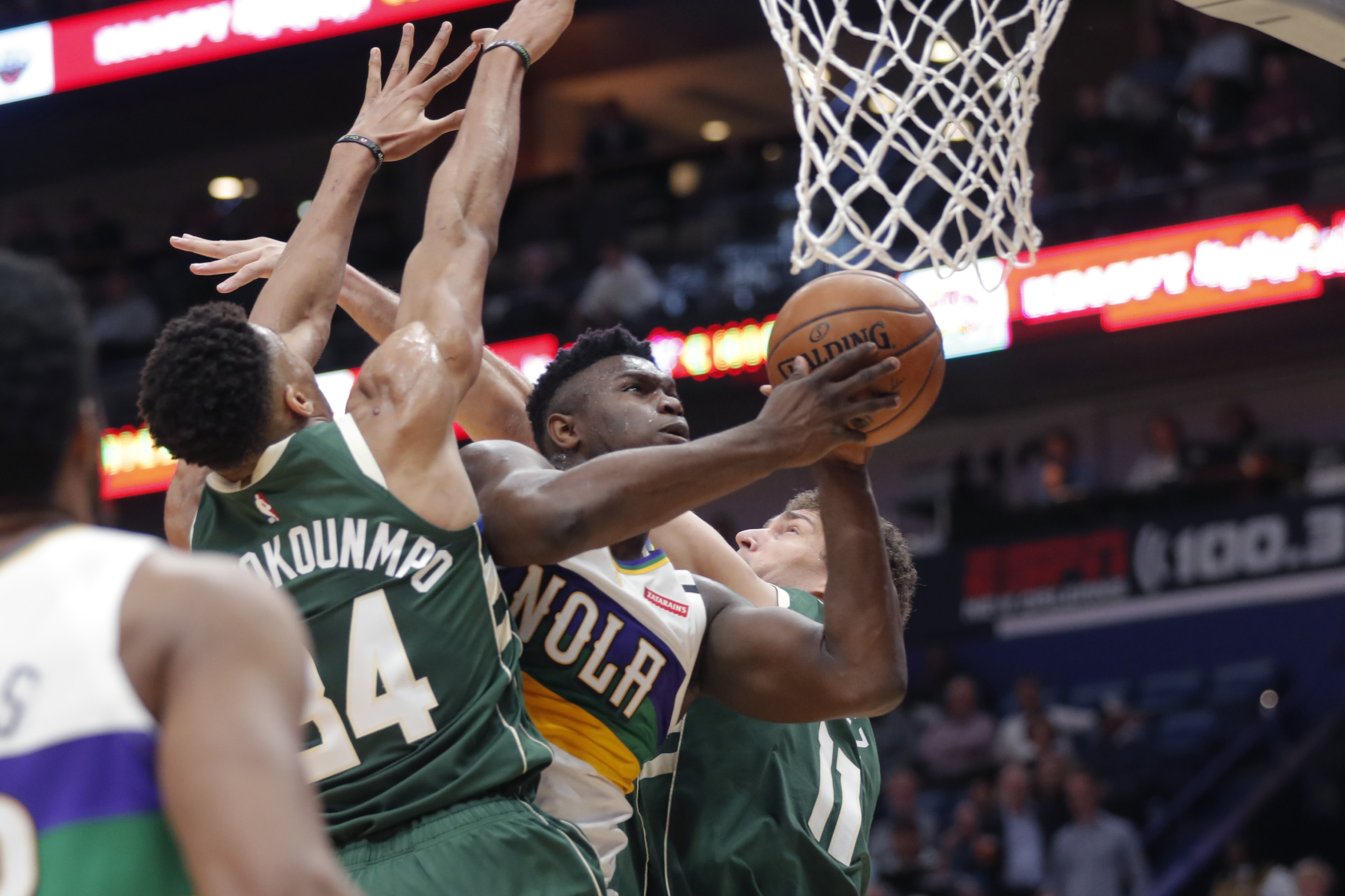 Giannis has 34 points, 17 rebounds as Bucks top Pelicans