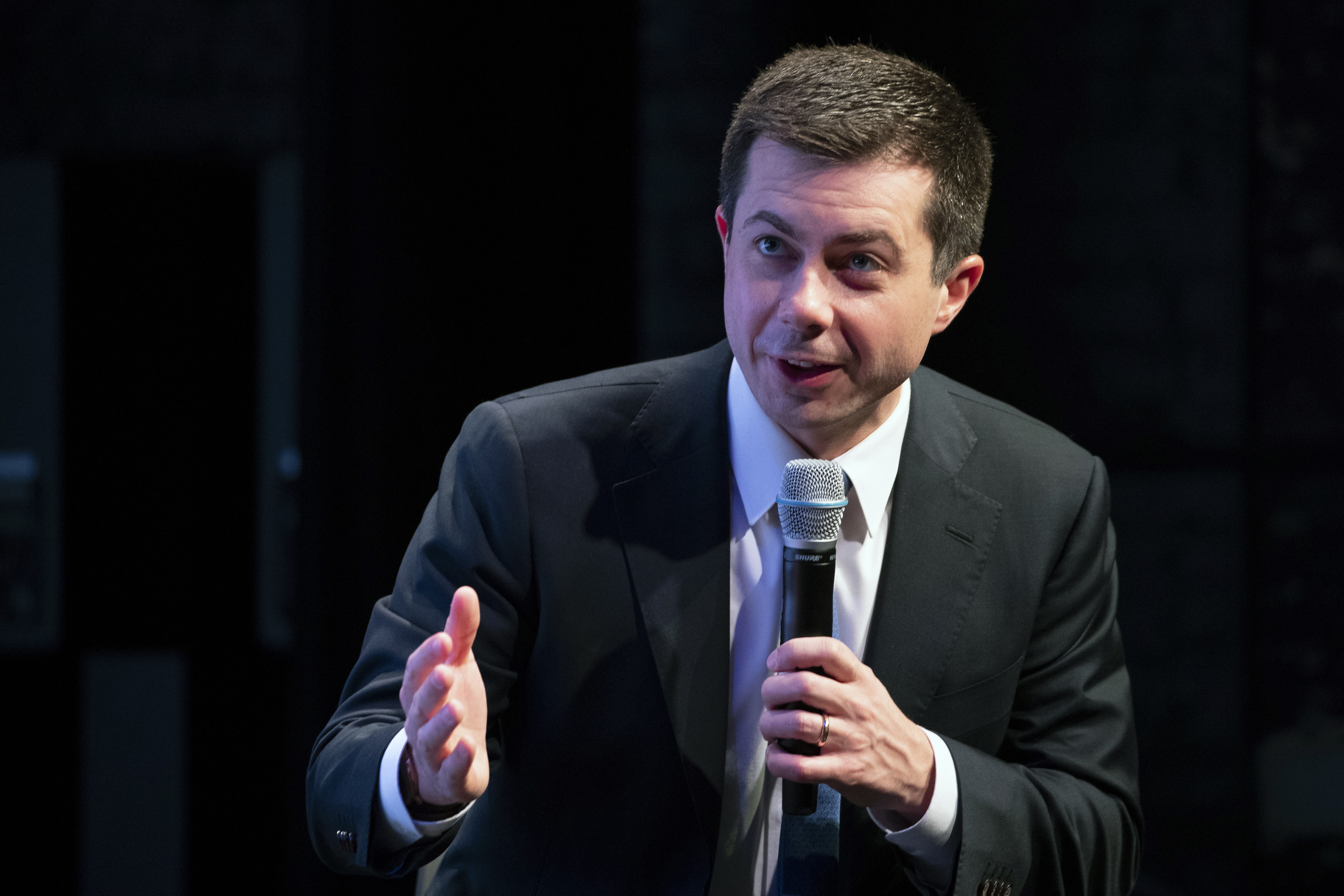 Buttigieg faces new urgency in bid to win minority voters