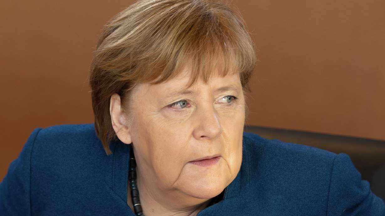 German governor elected with far-right help to step down