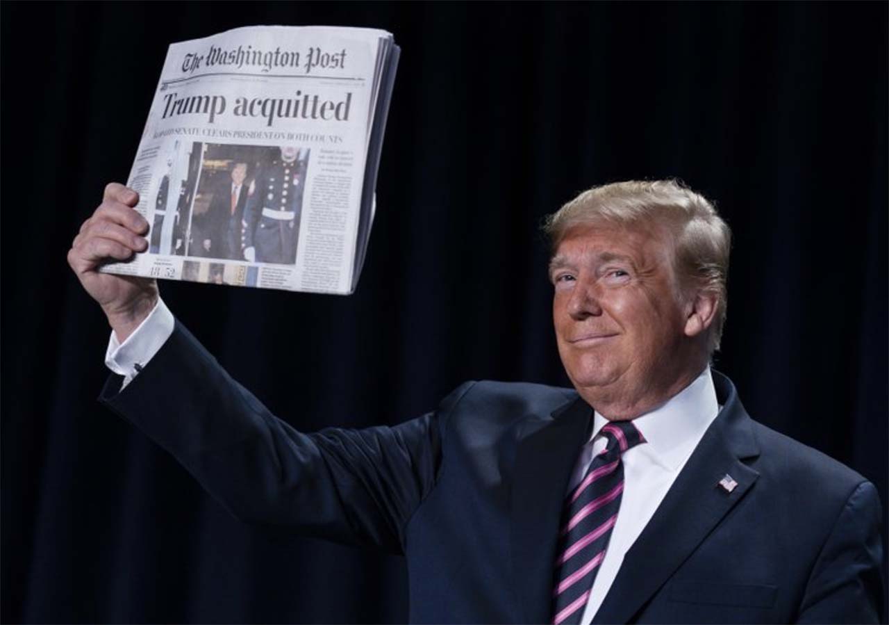 Trumps calls out Democrats, Romney at prayer breakfast