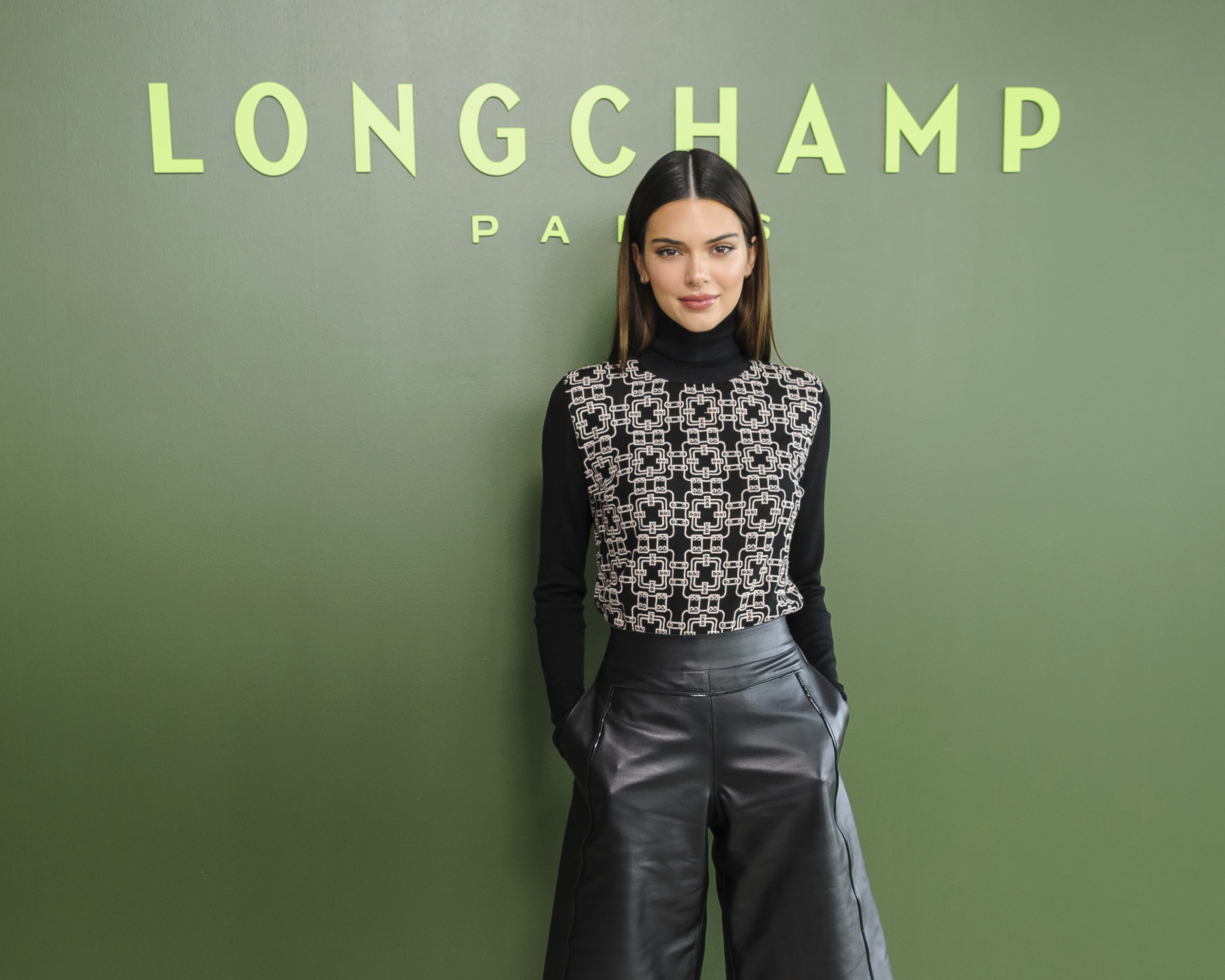 Kaia Gerber, Kendall Jenner shine at Longchamp show