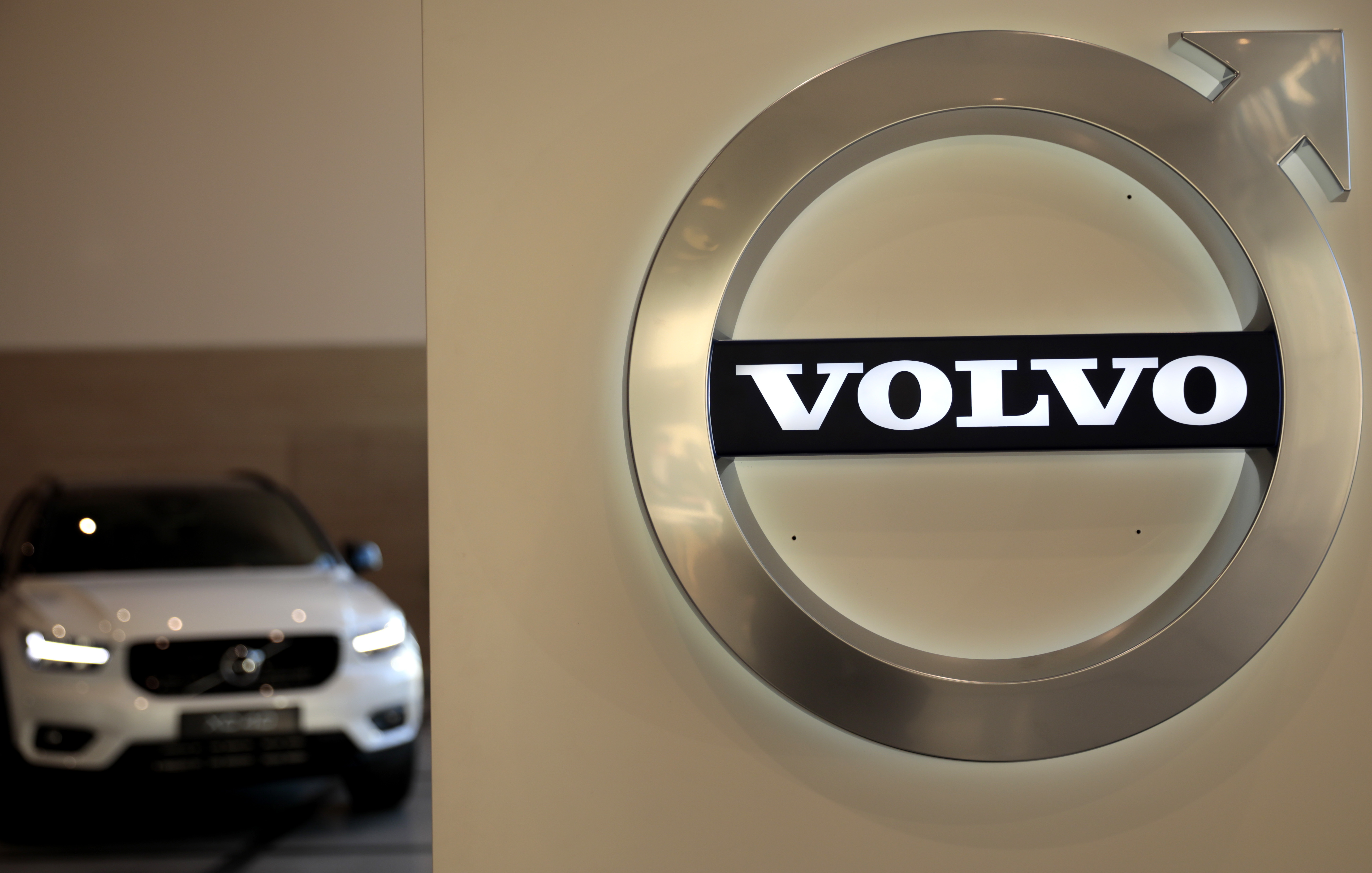 Volvo Cars and owner Geely consider merger deal