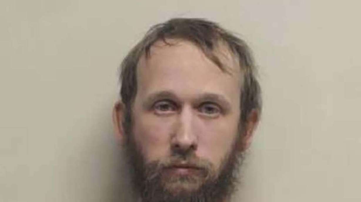 Springville man sent child porn to federal agent, charges say