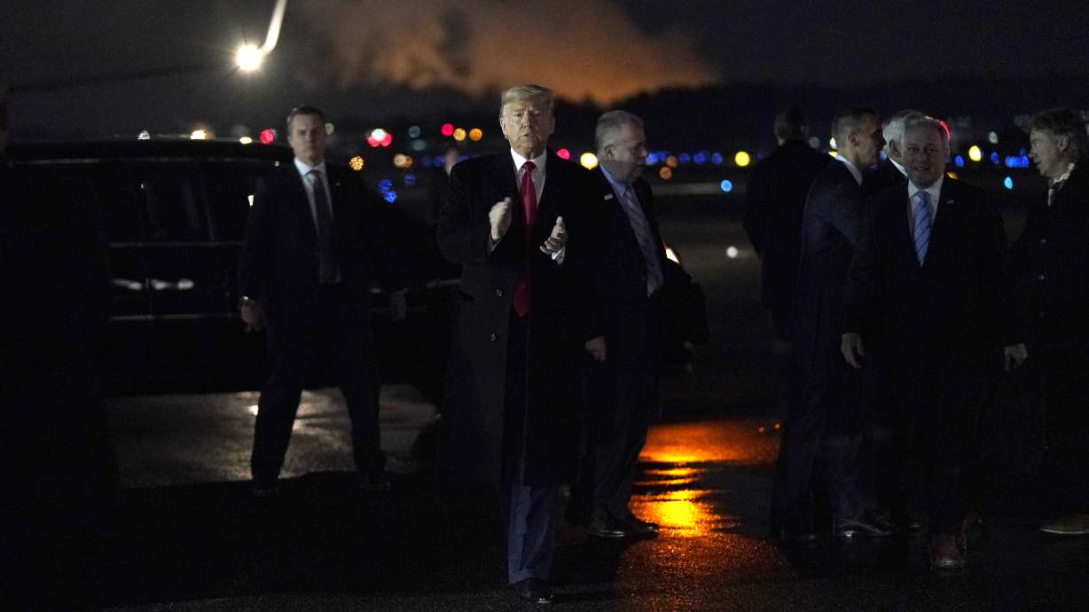 Trump pays tribute to 2 soldiers killed in Afghanistan