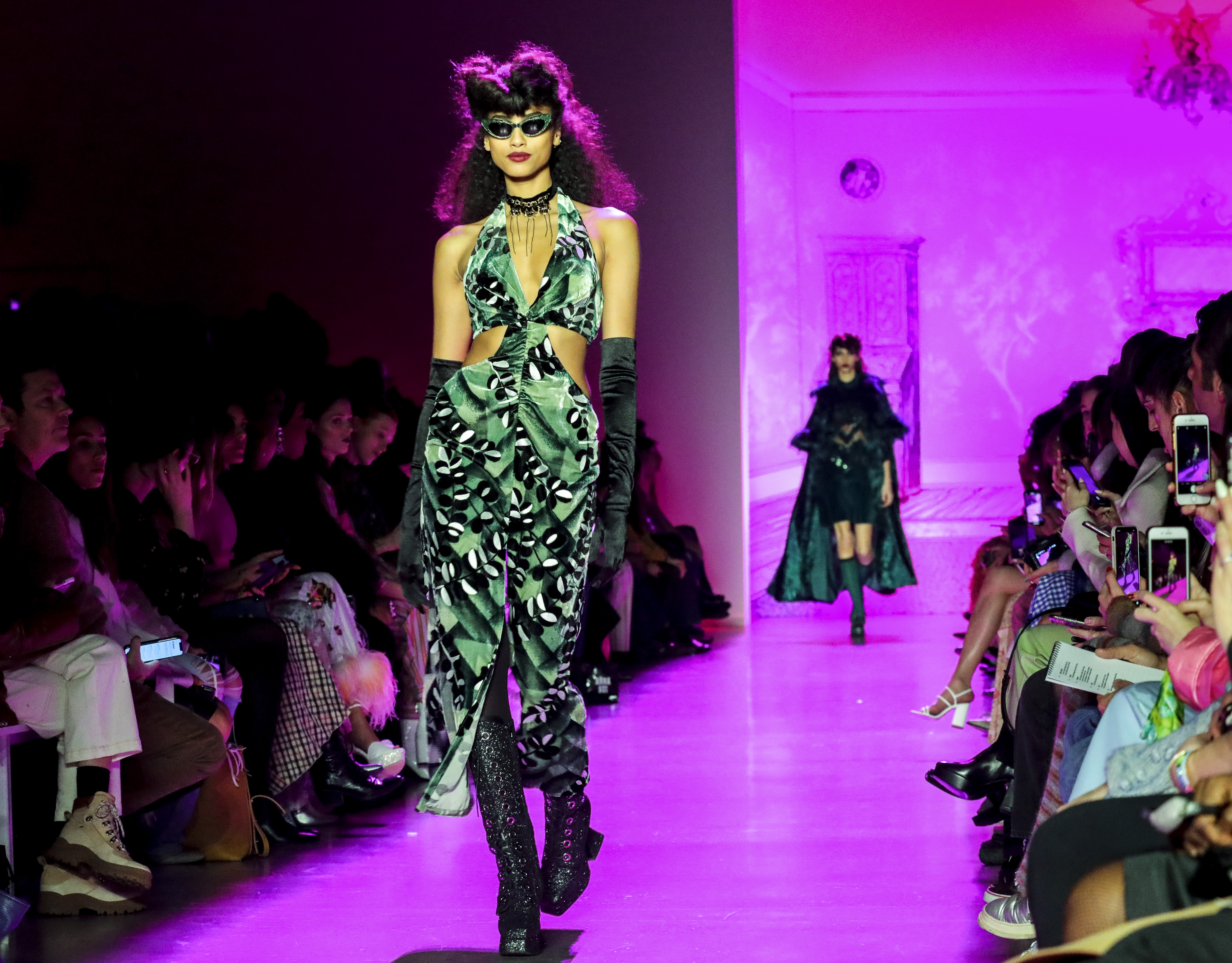 Anna Sui rolls out B-movie gothic glam at NY Fashion Week