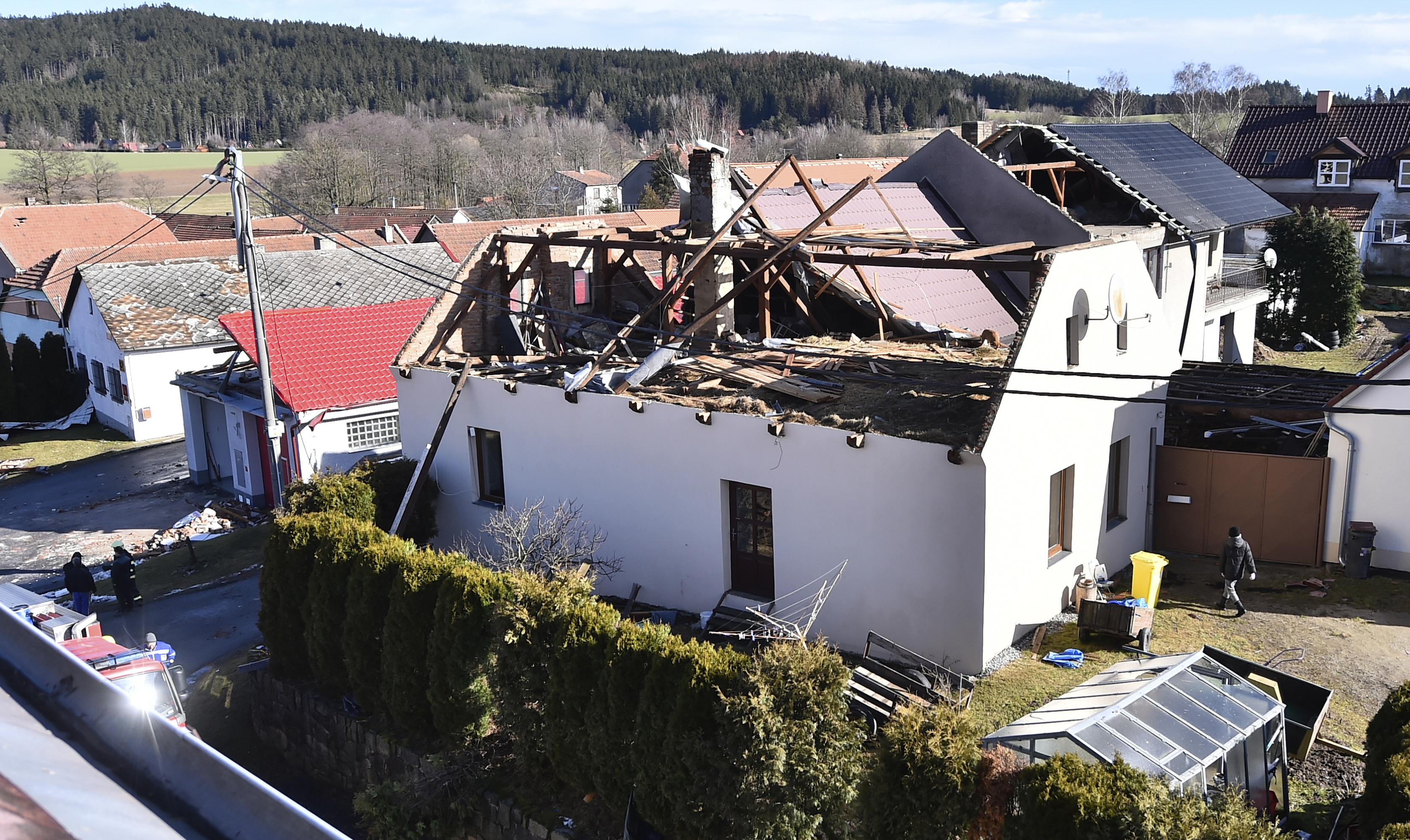 Ferocious storm in Europe kills 8, causes travel disruptions