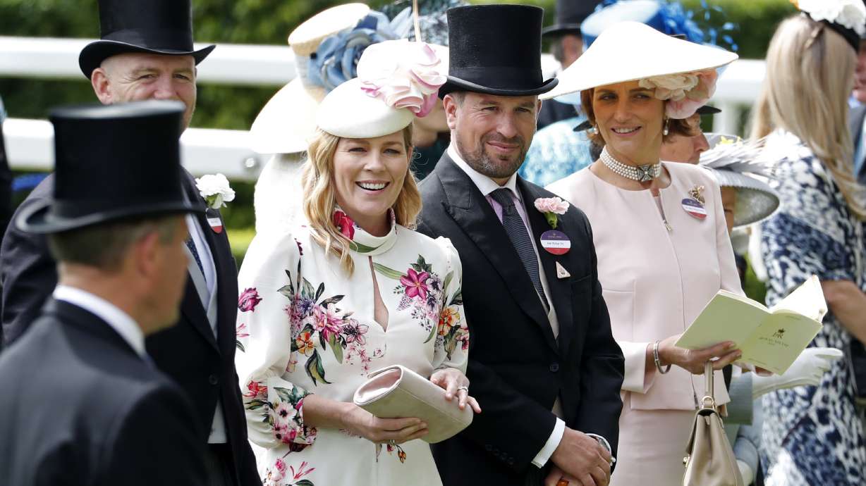 Queen's grandson Peter Phillips and wife Autumn to divorce