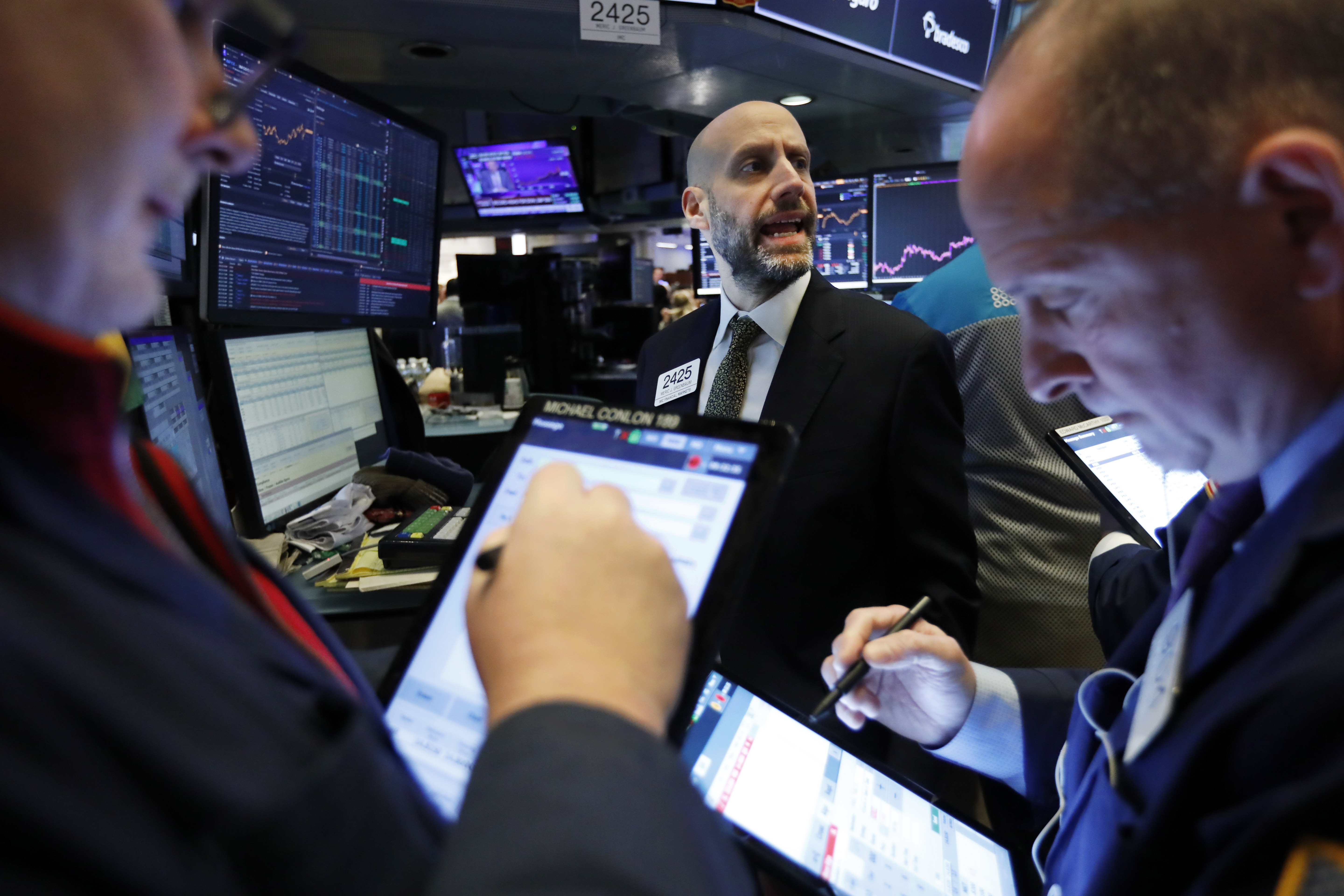 Asian shares rise despite worries about virus outbreak