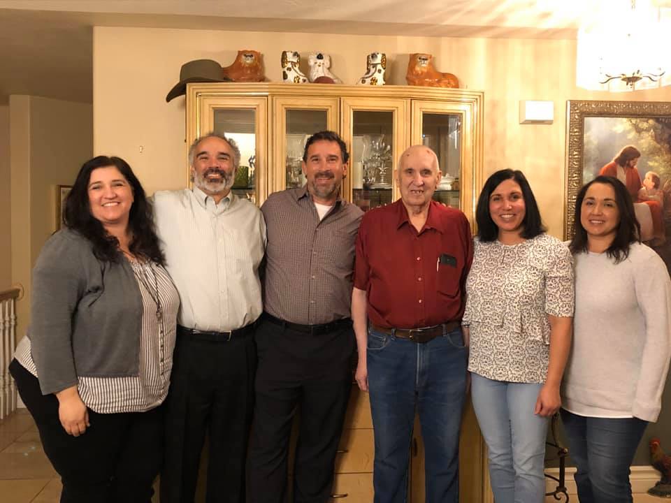 Five of Stephen Bobowski's six children pose for a photo in his home. From left to right: Alma Lake, Richard Bobowski, Juan Vasquez, Stephen Bobowski, Arlene Taylor and Larissa Bobowski. The missing sixth child's name is Stephen Bobowski Jr. (Photo: Courtesy of Juan Vasquez)