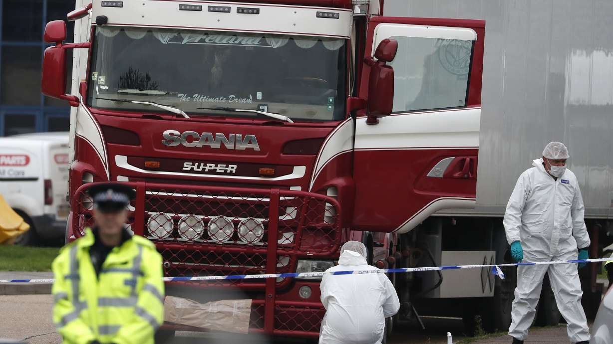 Suspect in migrant truck deaths can fight extradition to UK