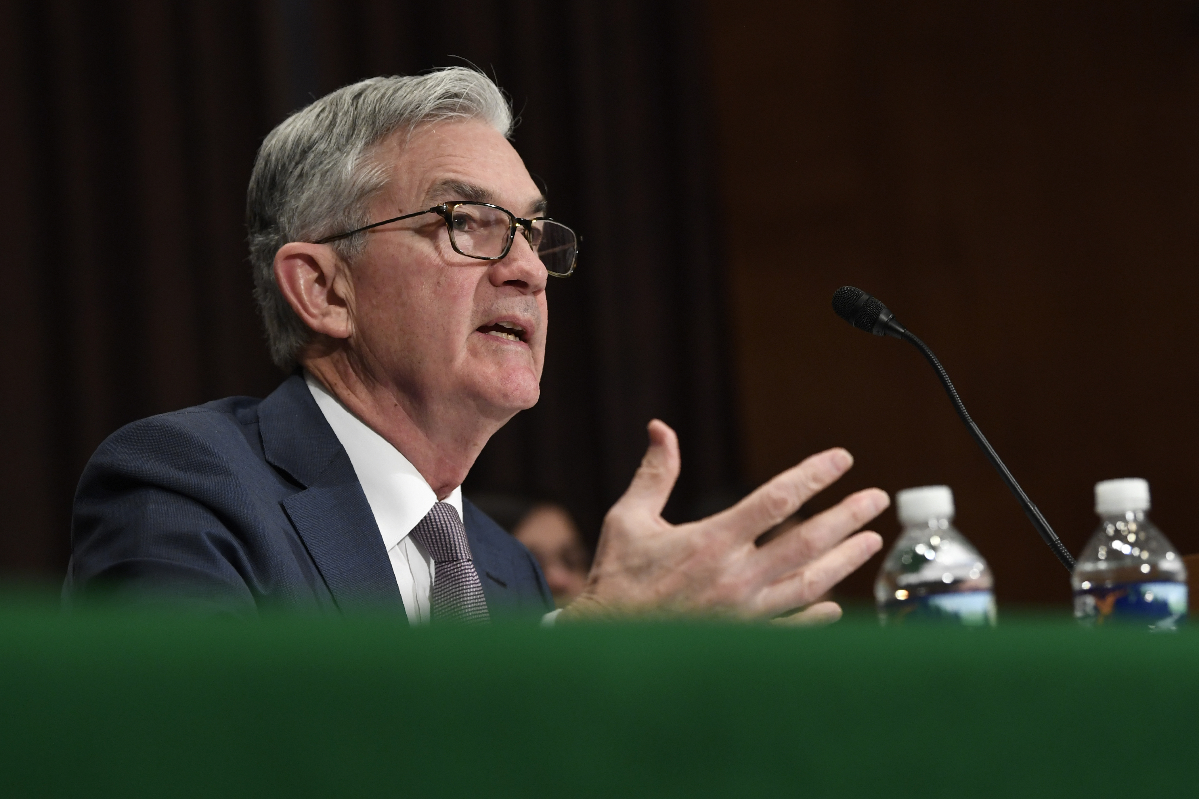 Powell hears bipartisan Senate support for Fed independence