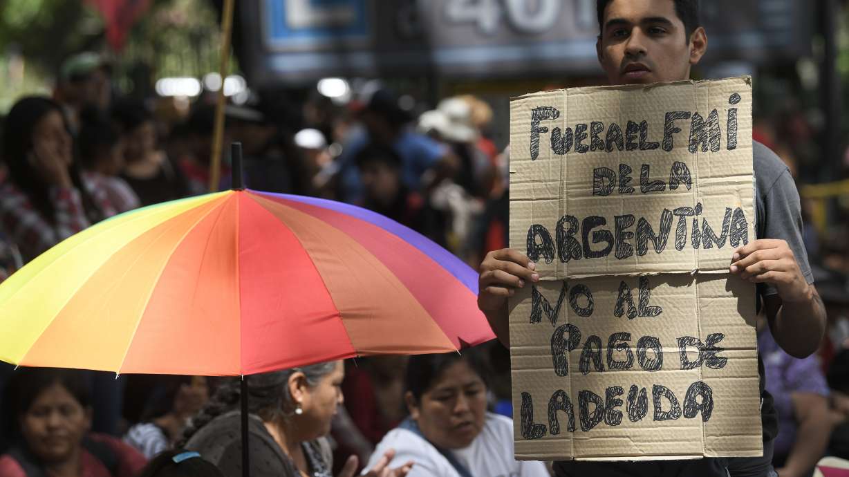 Argentina and IMF discuss debt in shadow of 2001 crisis