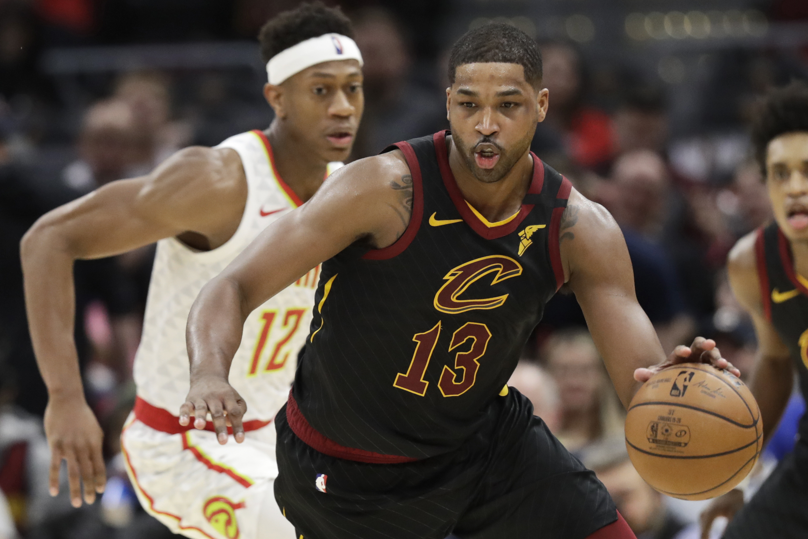 Cavaliers end 12-game home skid, beat Hawks 127-105